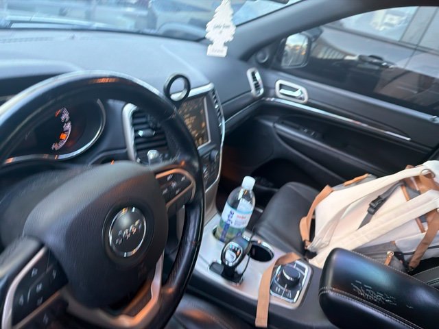 Used 2015 Brilliant Black Crystal Pearlcoat Jeep Limited image 9