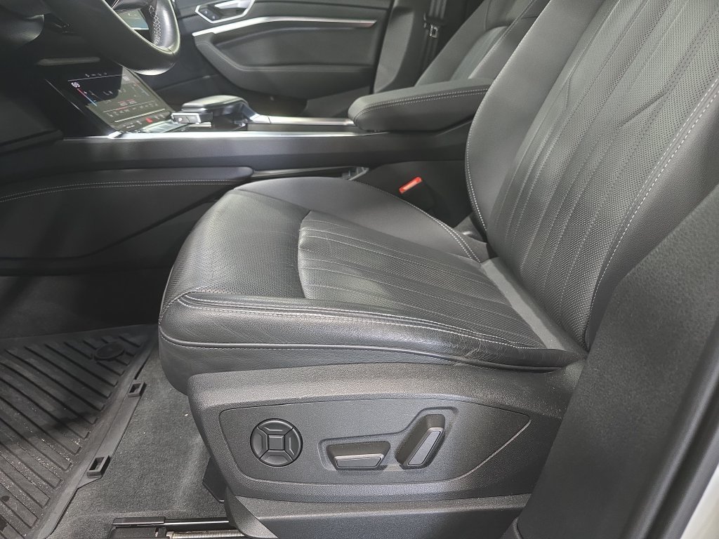 Used 2022 White Audi Premium Plus image 20