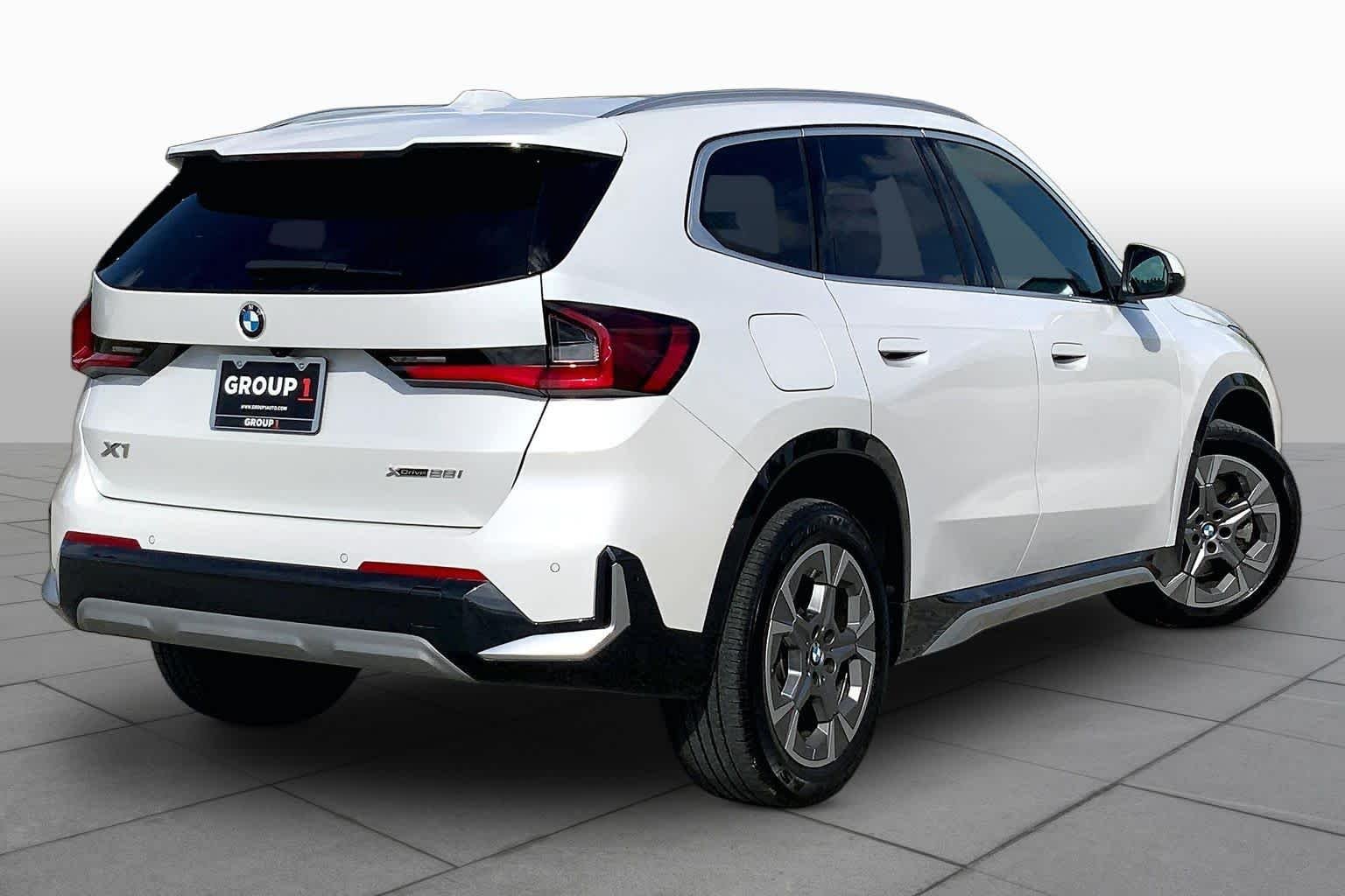 Used 2026 Mineral White Metallic BMW xDrive28i image 13