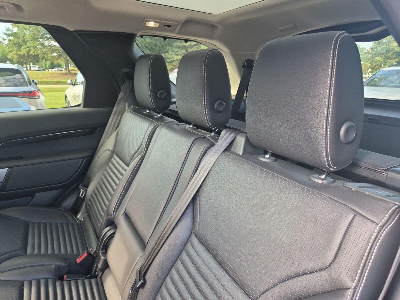 Used 2024 Santorini Black Metallic Land Rover S image 28