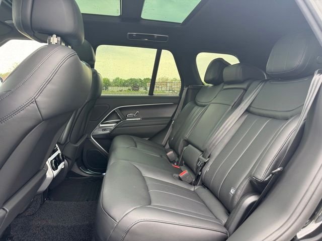 New 2026 Santorini Black Land Rover SE image 10