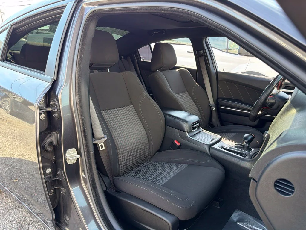 Used 2023 Gray Dodge SXT image 13
