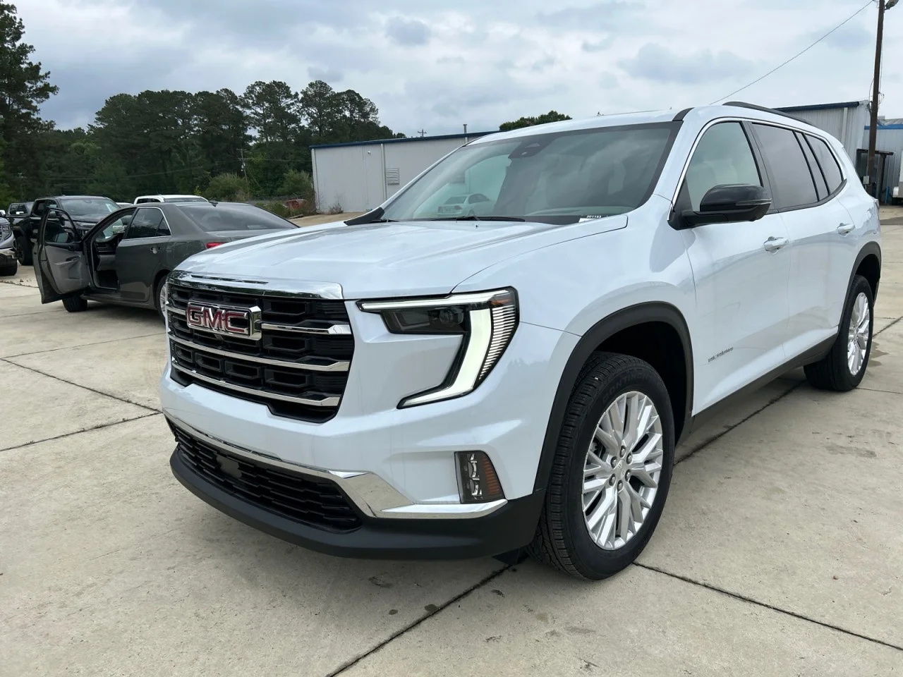 2026 GMC Acadia Elevation FWD's photo