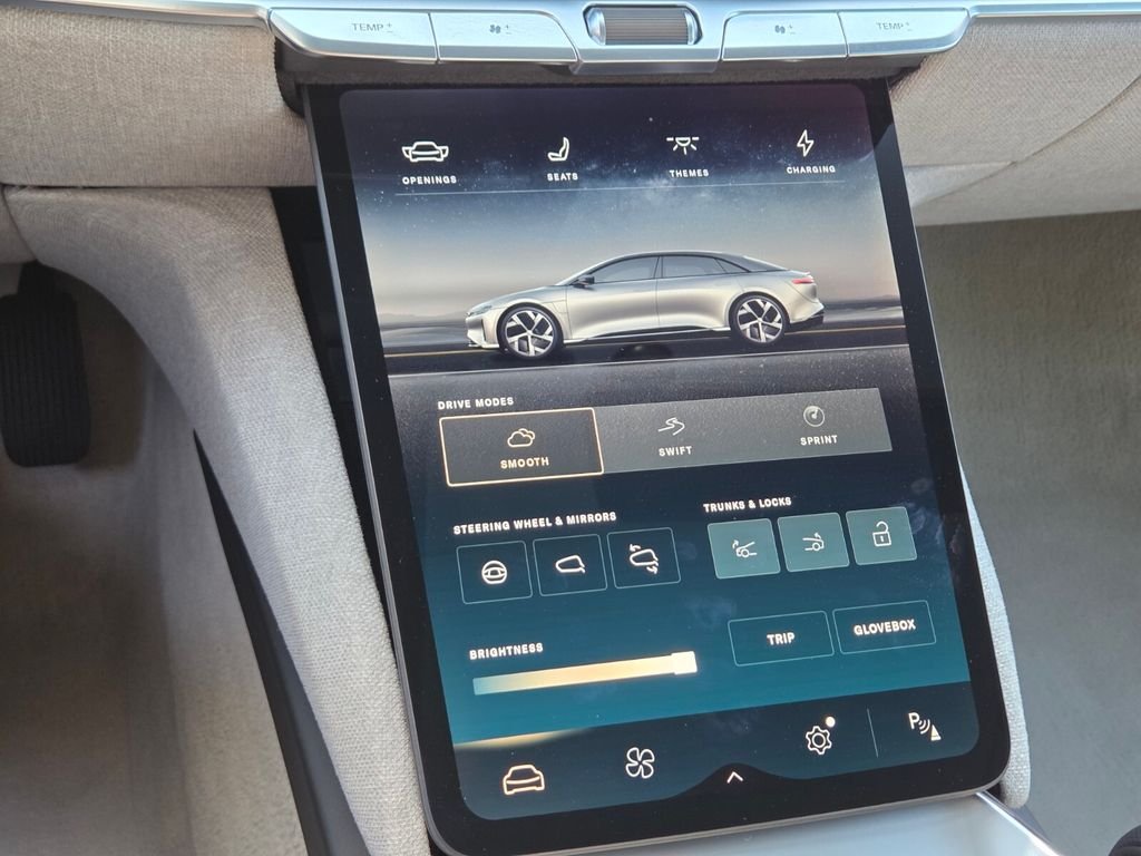 Used 2024  Lucid Touring image 49