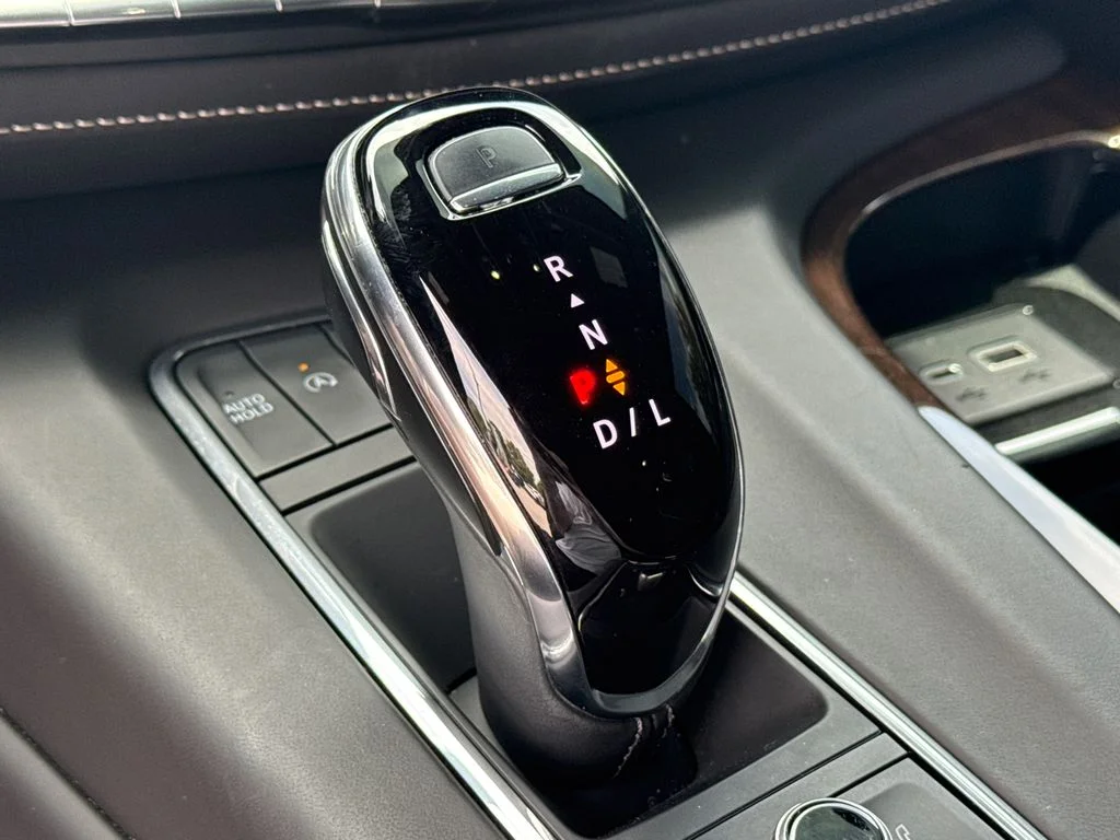 Used 2023 White Cadillac Sport Platinum image 34