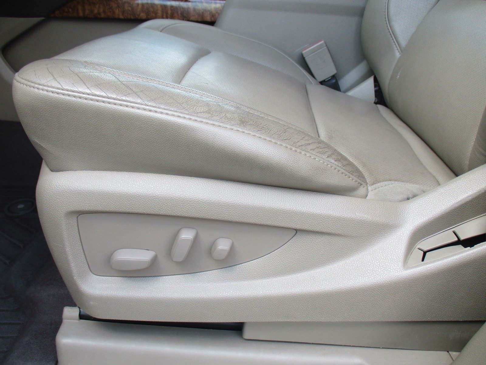 Used 2016 GOLD Chevrolet Ltz image 14