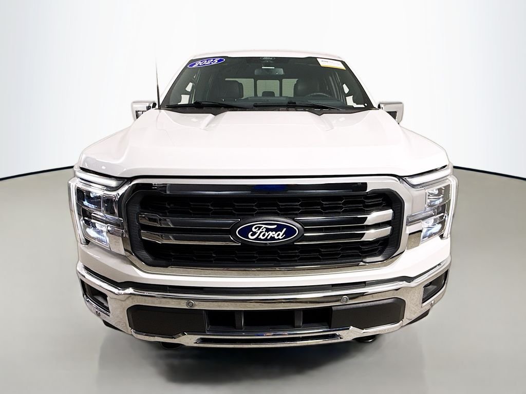 Used 2025 Star White Metallic Tri-Coat Ford LARIAT image 9