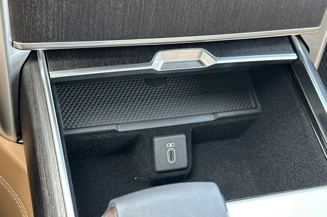 New 2026 Varesine Blue Land Rover SE image 19