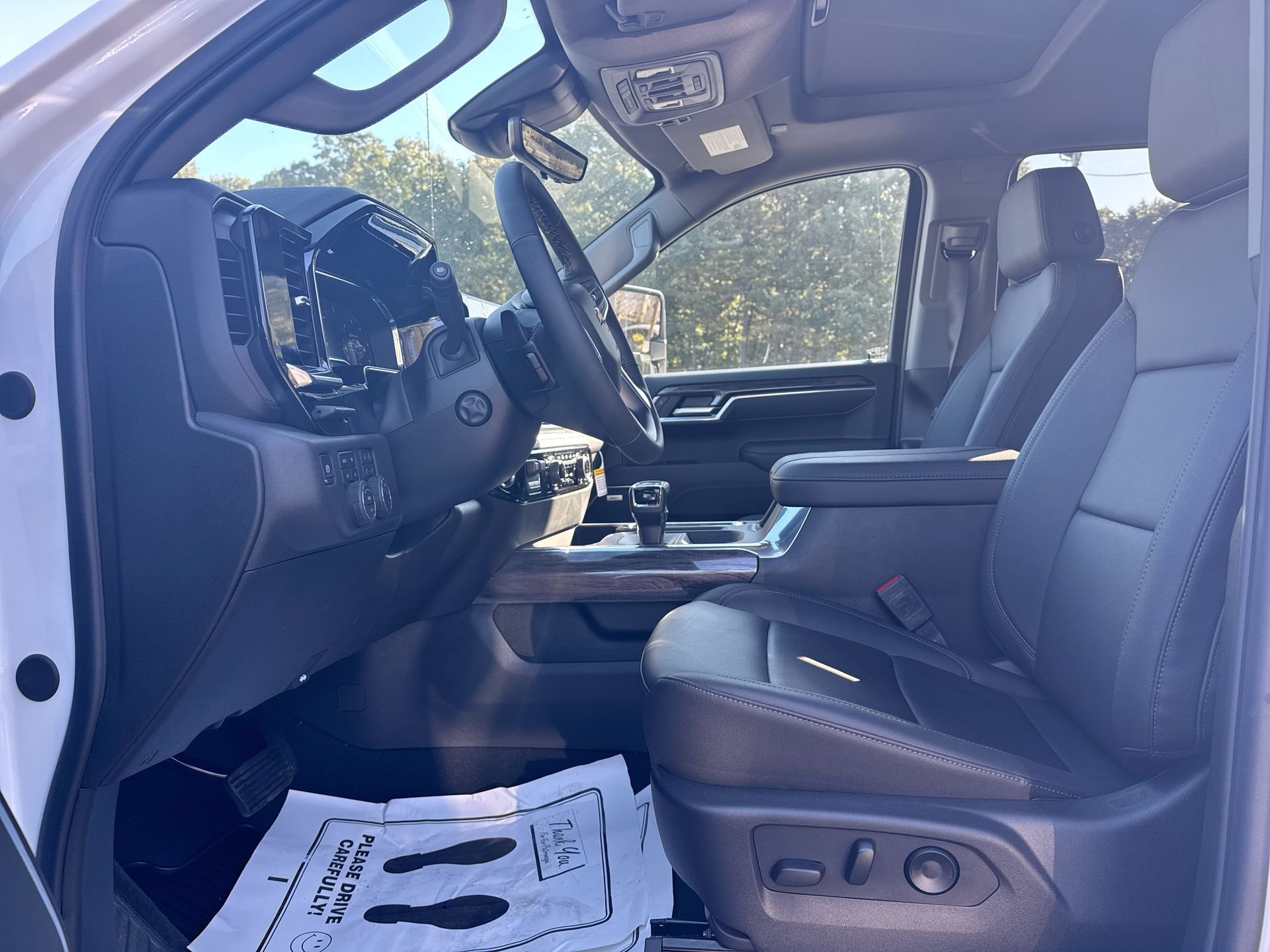 2025 Chevrolet Silverado 1500 LTZ - Photo 42