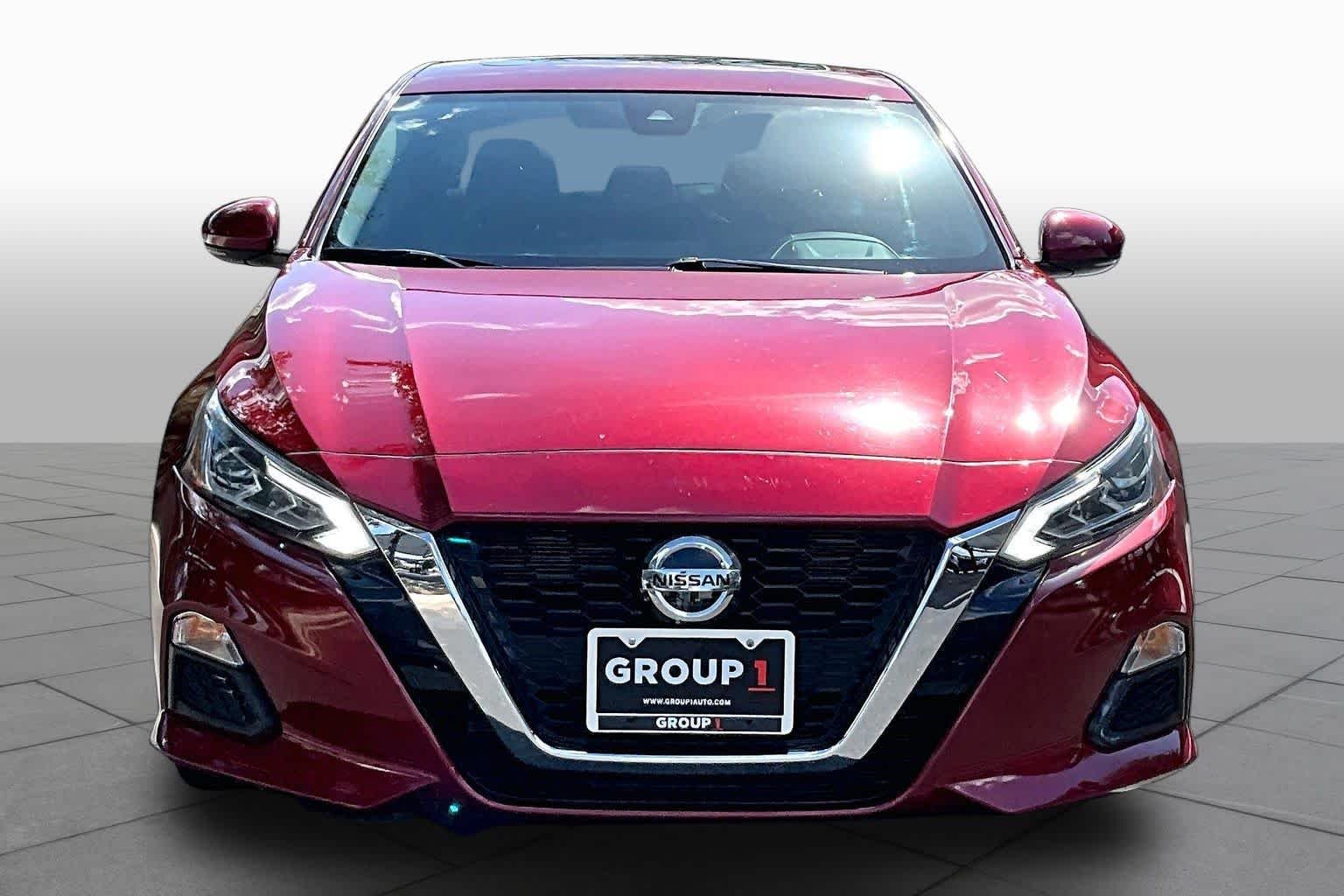 Used 2022 Scarlet Ember Tintcoat Nissan 2.5 SV image 7