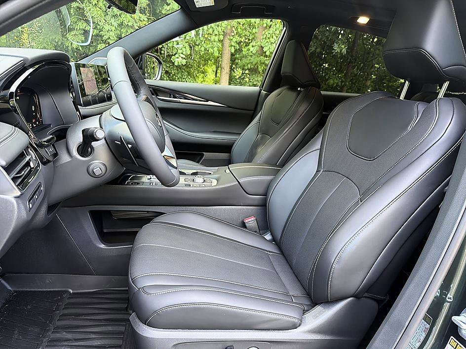 New 2027 Deep Emerald INFINITI SPORT image 11
