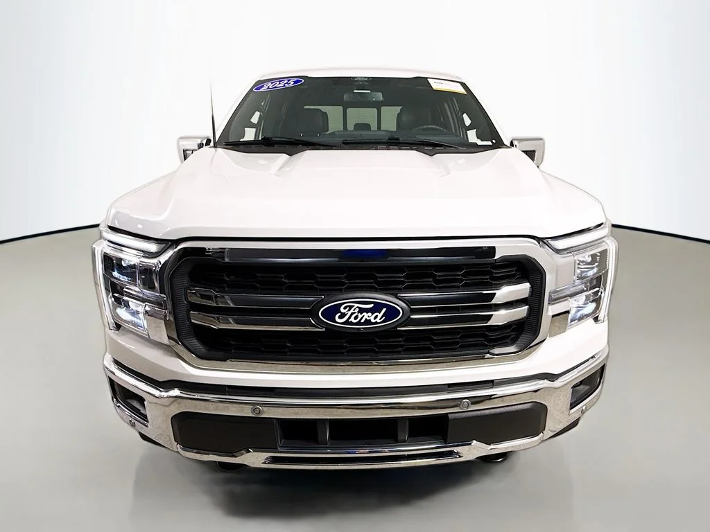 Certified Used 2025 Star White Ford LARIAT image 9
