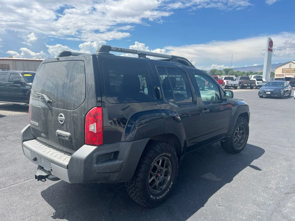 Used 2015 Super Black Nissan X image 9