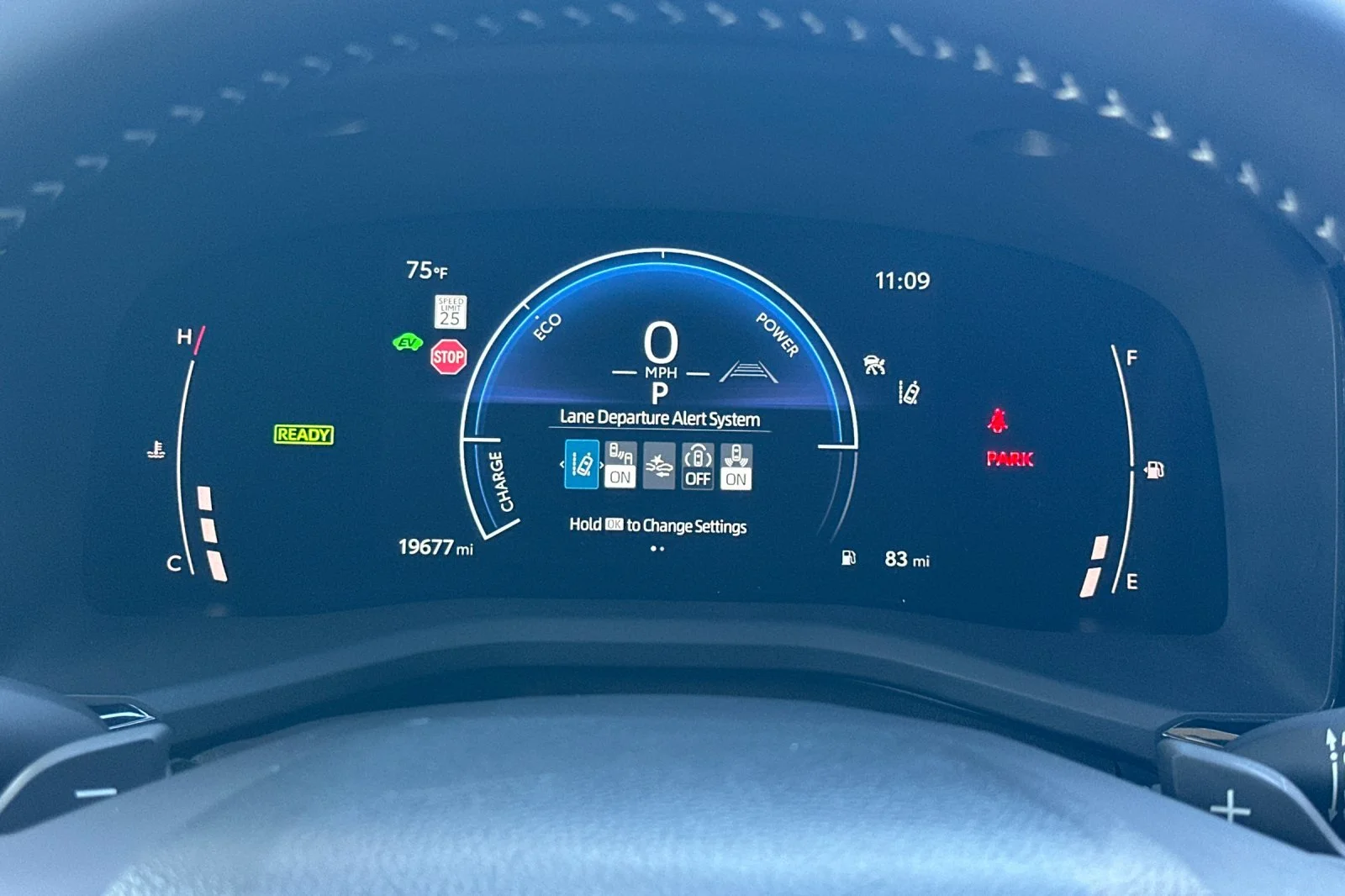 2025 Toyota Camry SE - Photo 29