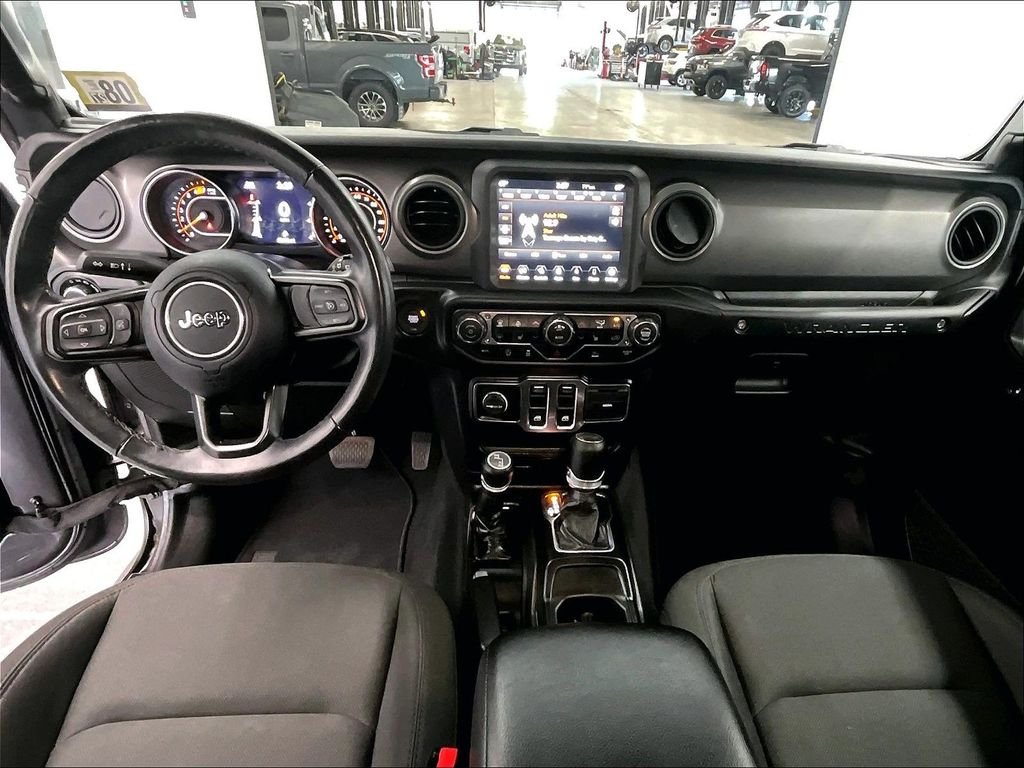 Used 2022 Granite Crystal Metallic Clearcoat Jeep Sport S image 21