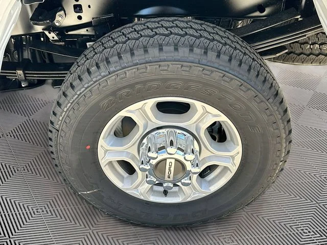 New 2026 Oxford White Ford XLT image 19