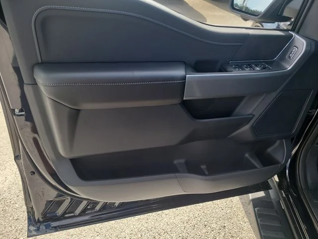 New 2026 Blue Metallic Ford XLT image 16