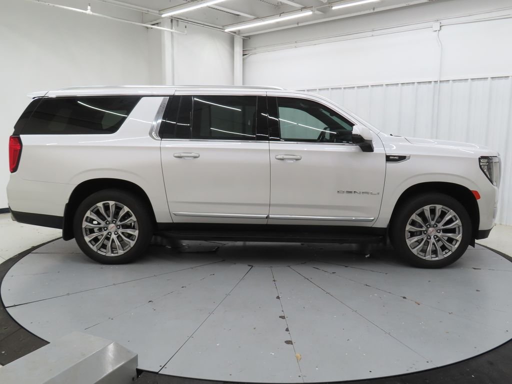 Used 2023 White GMC Denali image 2
