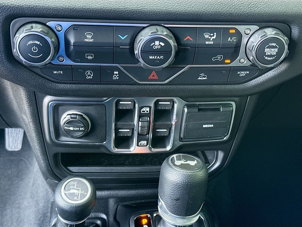 Used 2026 Black Clearcoat Jeep Sport image 32