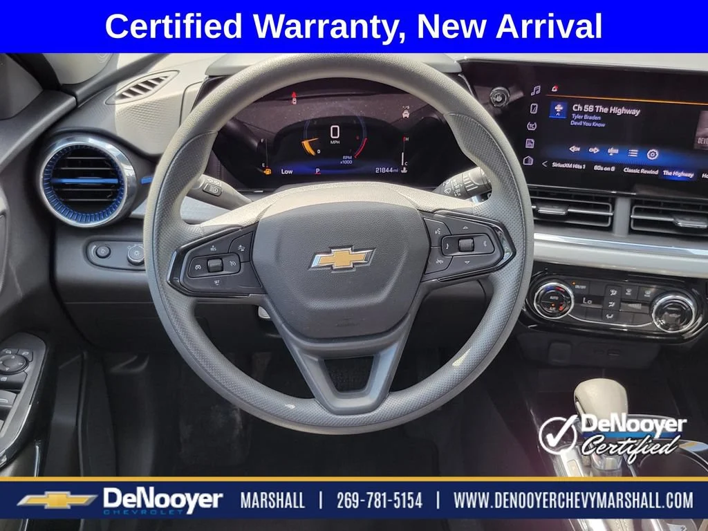 2025 Chevrolet Trax LT - Photo 24