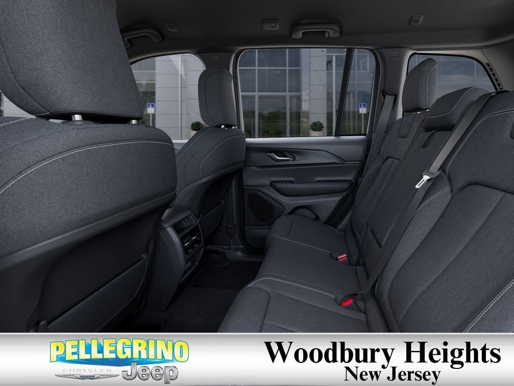New 2026 Diamond Black Crystal Pearl-Coat Exterior Paint Jeep Laredo X image 23