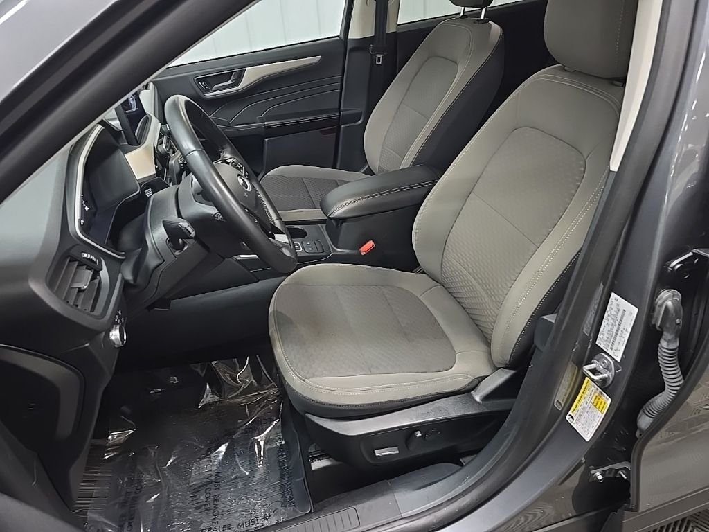 Used 2022 Gray Ford SE image 33