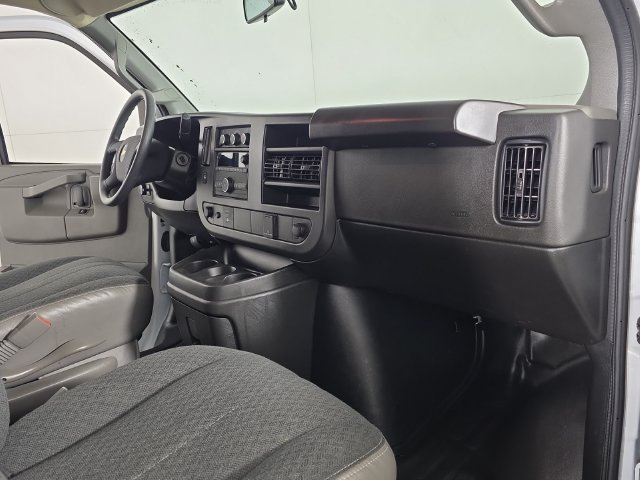 Used 2025 Summit White Chevrolet WT image 23