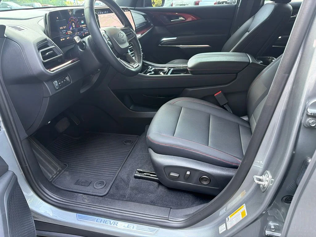 Used 2026 Gray Chevrolet Z71 image 9
