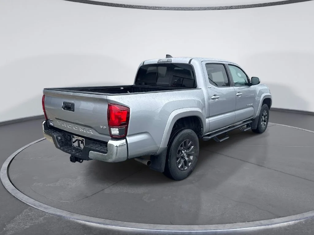 Used 2021 Silver Toyota SR5 image 7