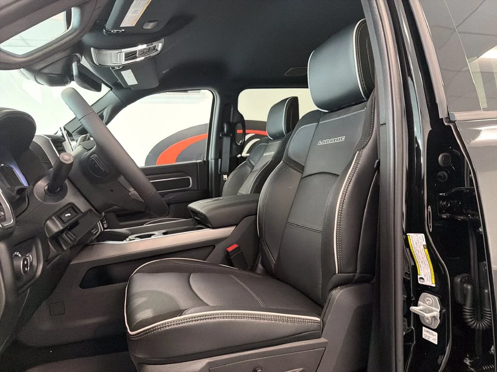 New 2027 Diamond Black Crystal Pearl-Coat Exterior Paint RAM Laramie image 12