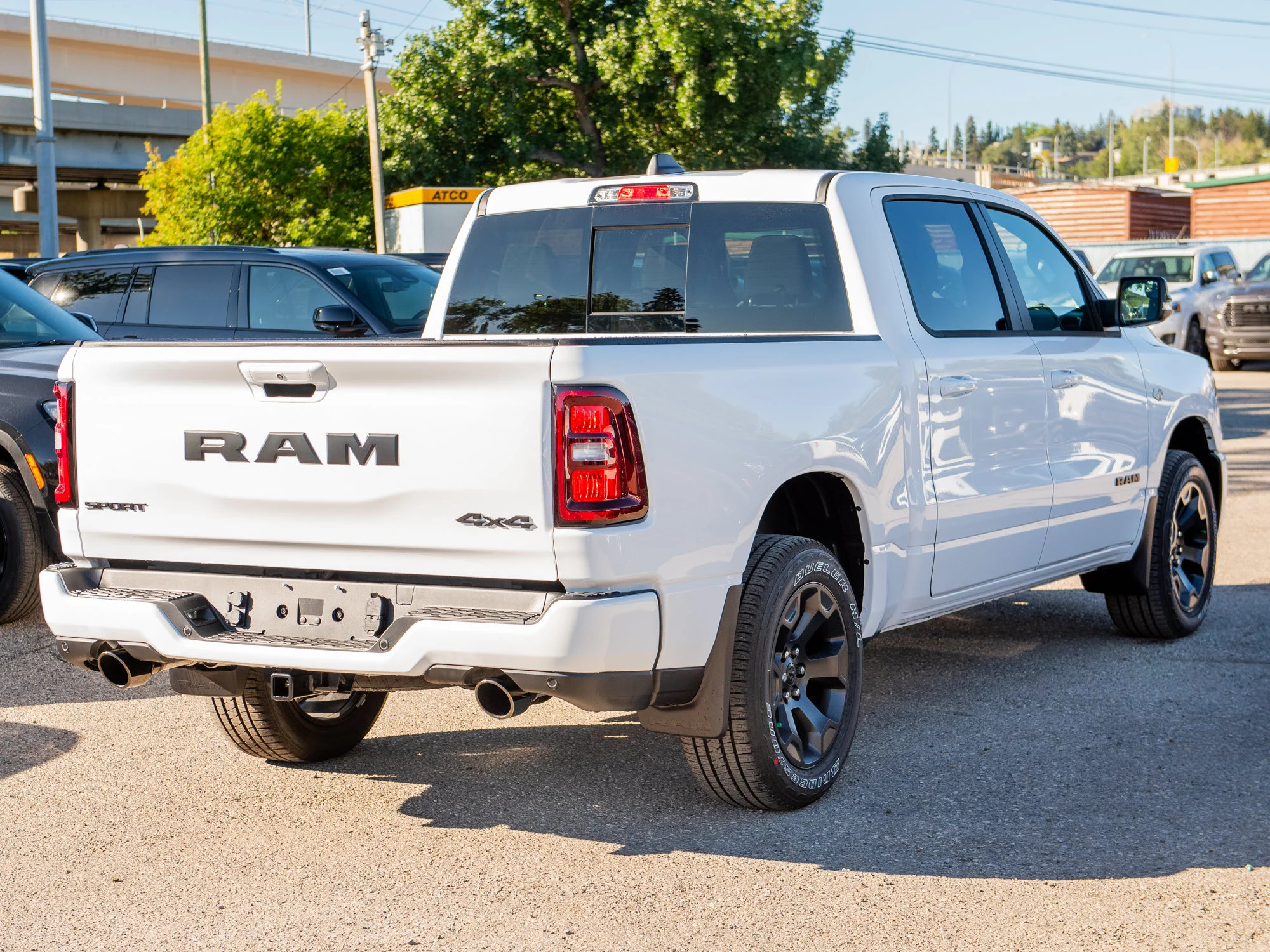New 2026 White RAM Sport* Crew Cab 4x4, 5.7L HEMI V8, Panoramic Sunroof, 3.92 Rear Axle image 6