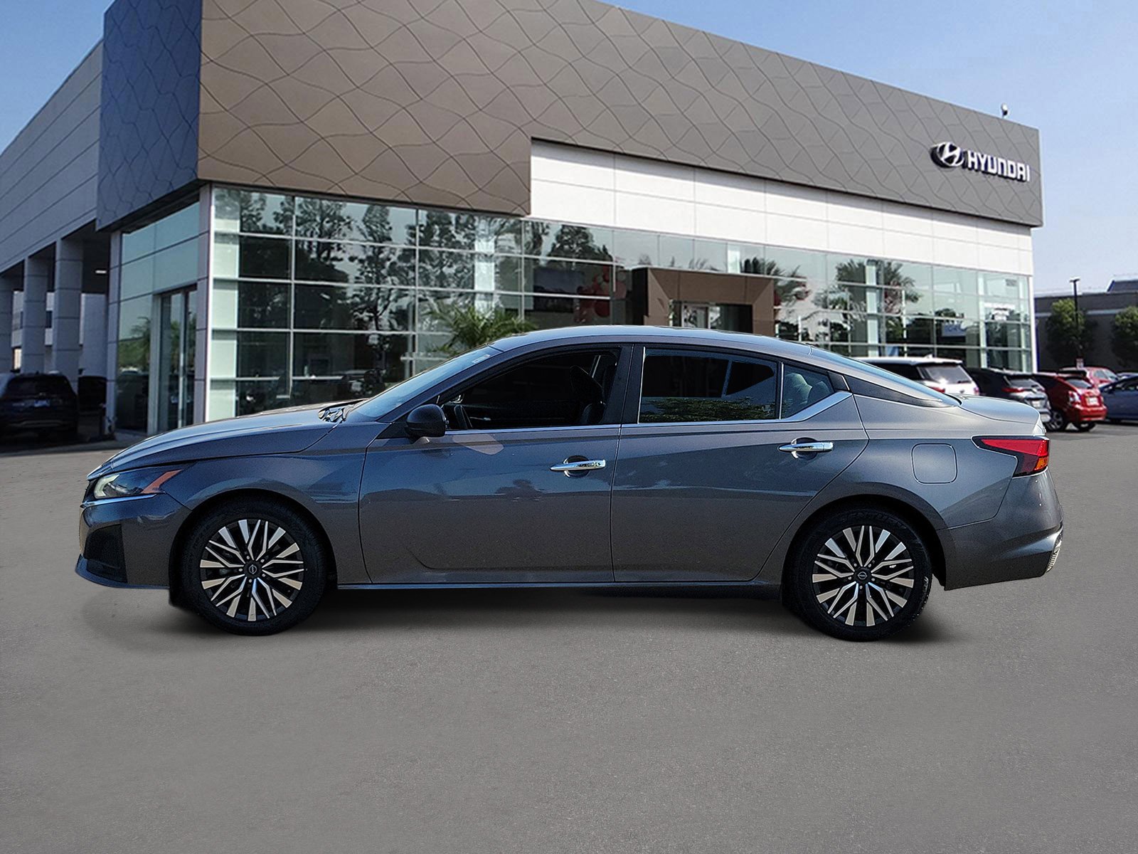 Used 2024 Gun Metallic Nissan 2.5 SV image 3