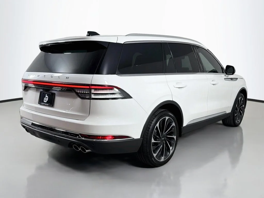 New 2026 White Lincoln Reserve image 6