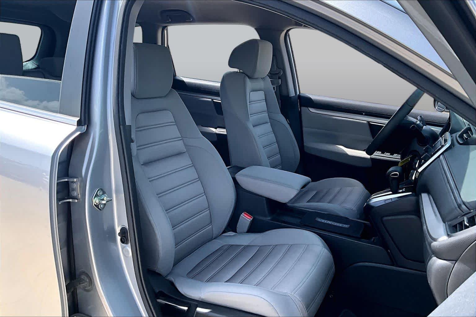 Used 2018 Lunar Silver Metallic Honda LX image 9