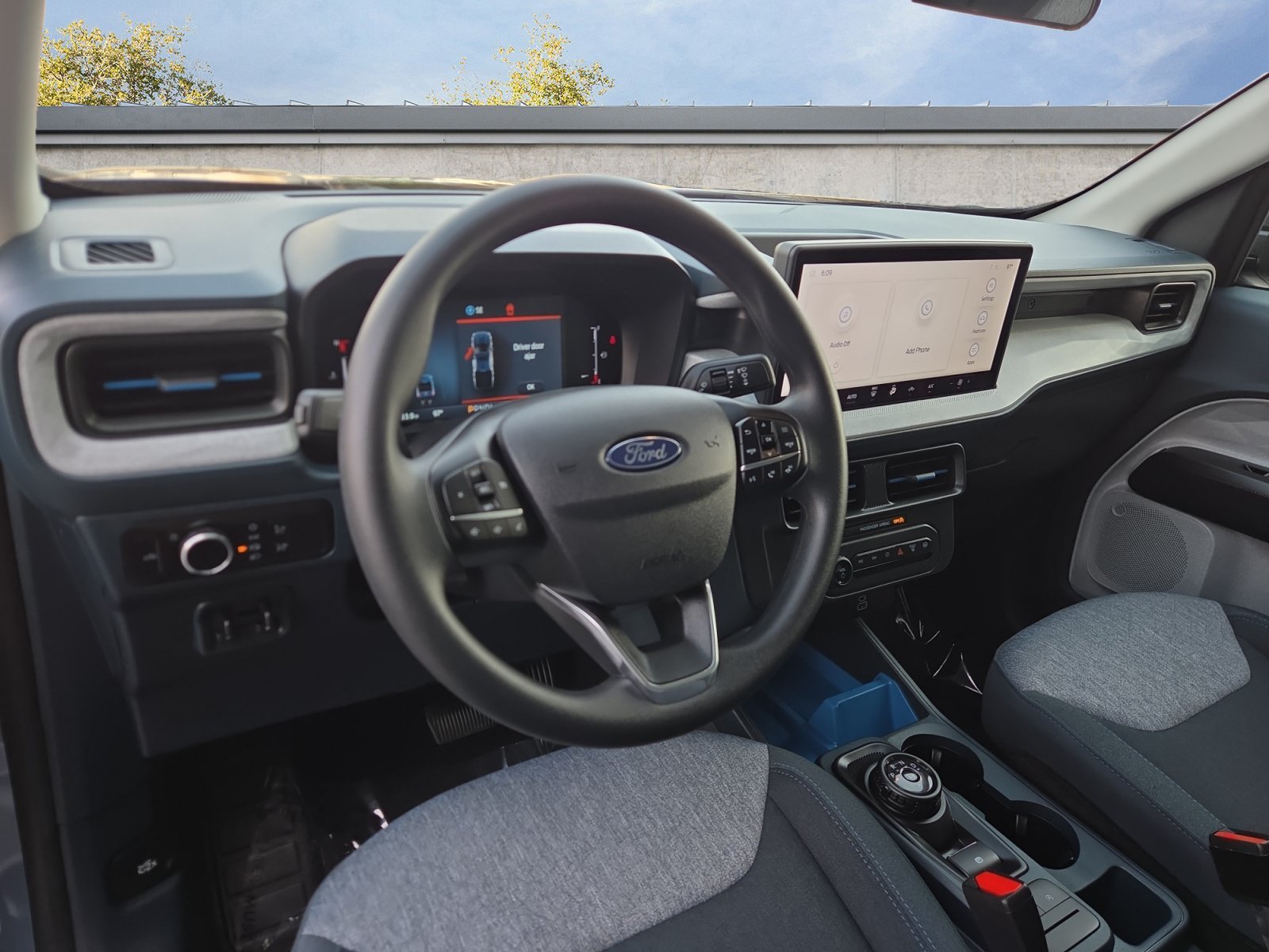 2025 Ford Maverick XLT - Photo 10