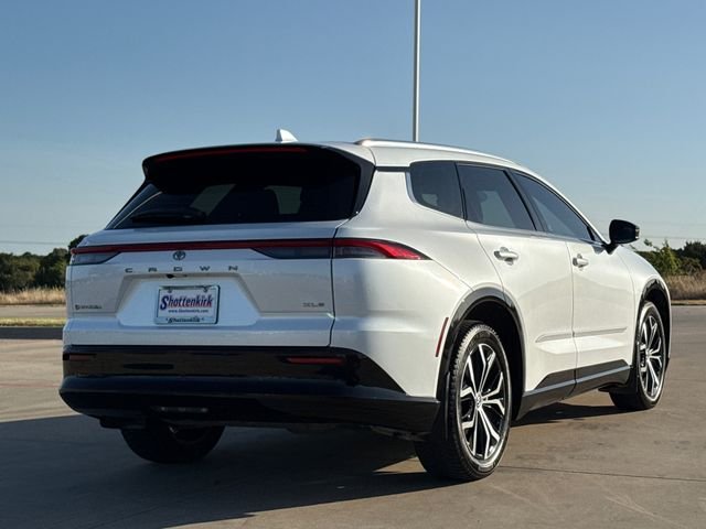 Used 2025 White Toyota XLE image 7