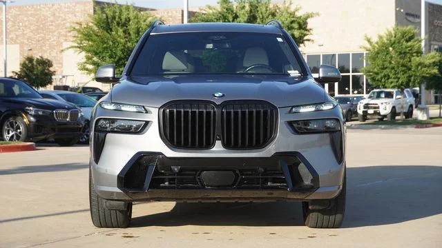 Used 2024 Gray BMW xDrive40i image 2
