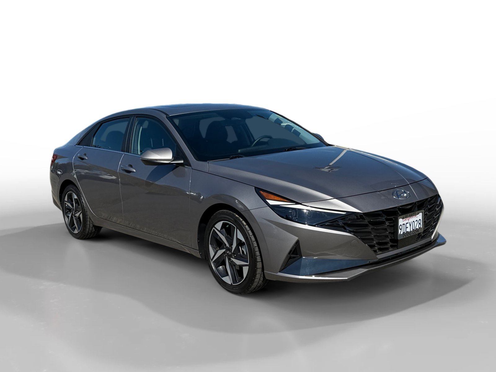 Certified Used 2023 Fluid Metal Hyundai Limited image 7