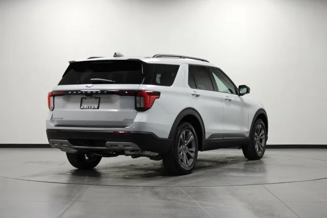 New 2026 Space White Metallic Ford Active image 28
