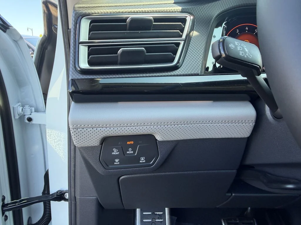 New 2026 Opal White Pearl Volkswagen 2.0T Peak Edition image 21