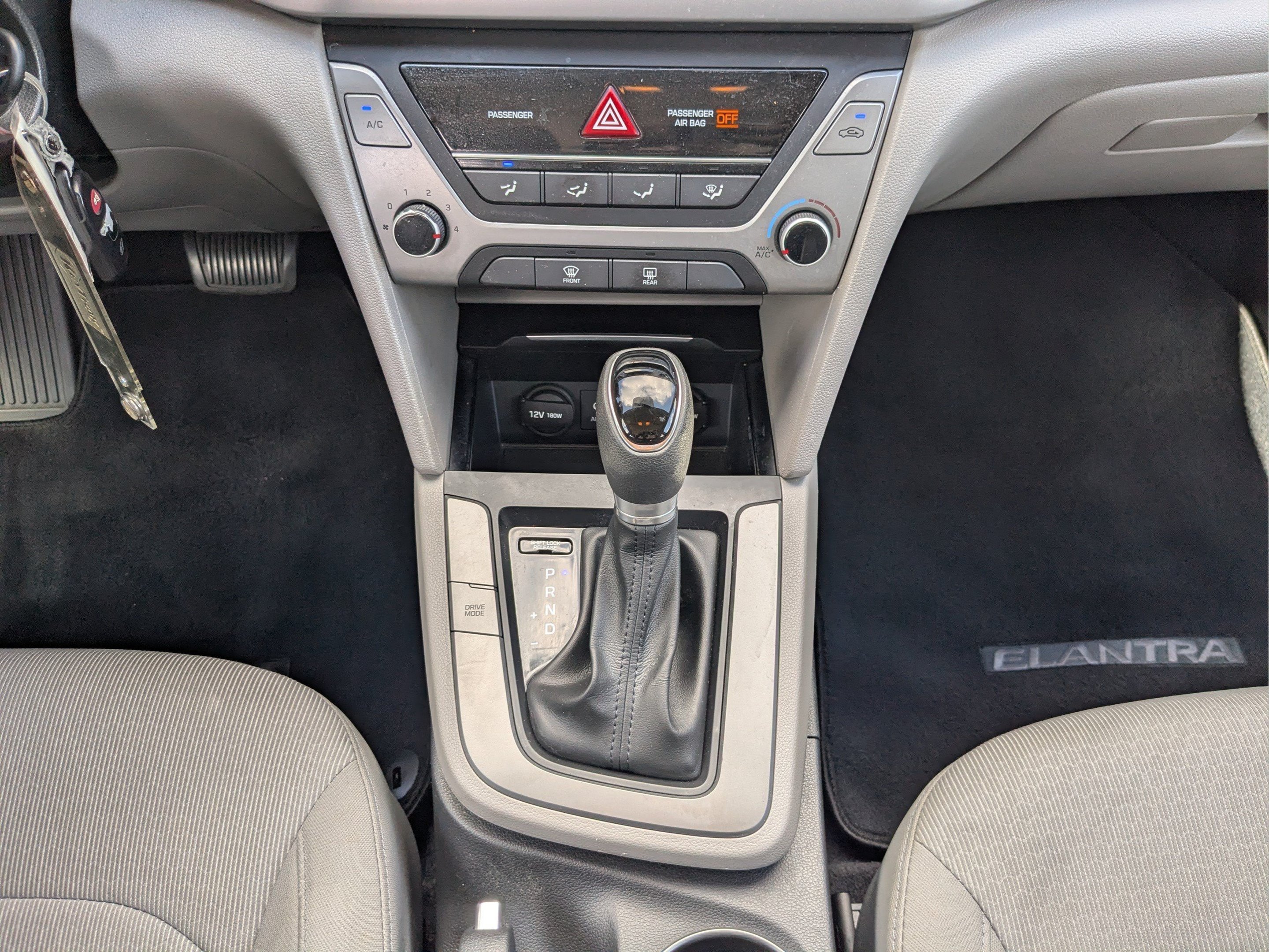 Used 2017 Black Noir Pearl Hyundai SE image 18