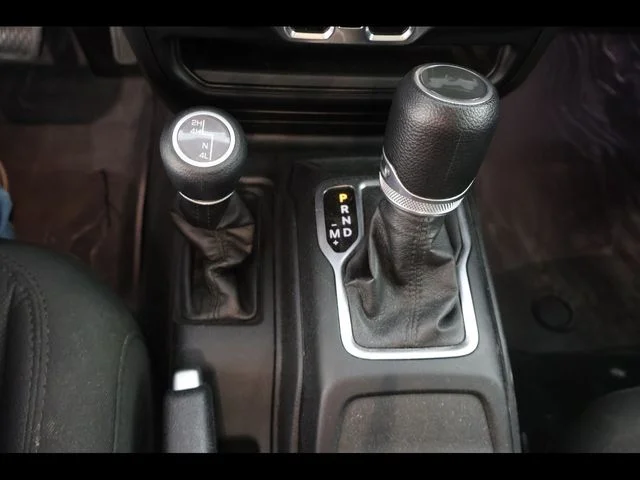 Used 2023 Blue Jeep High Tide image 14