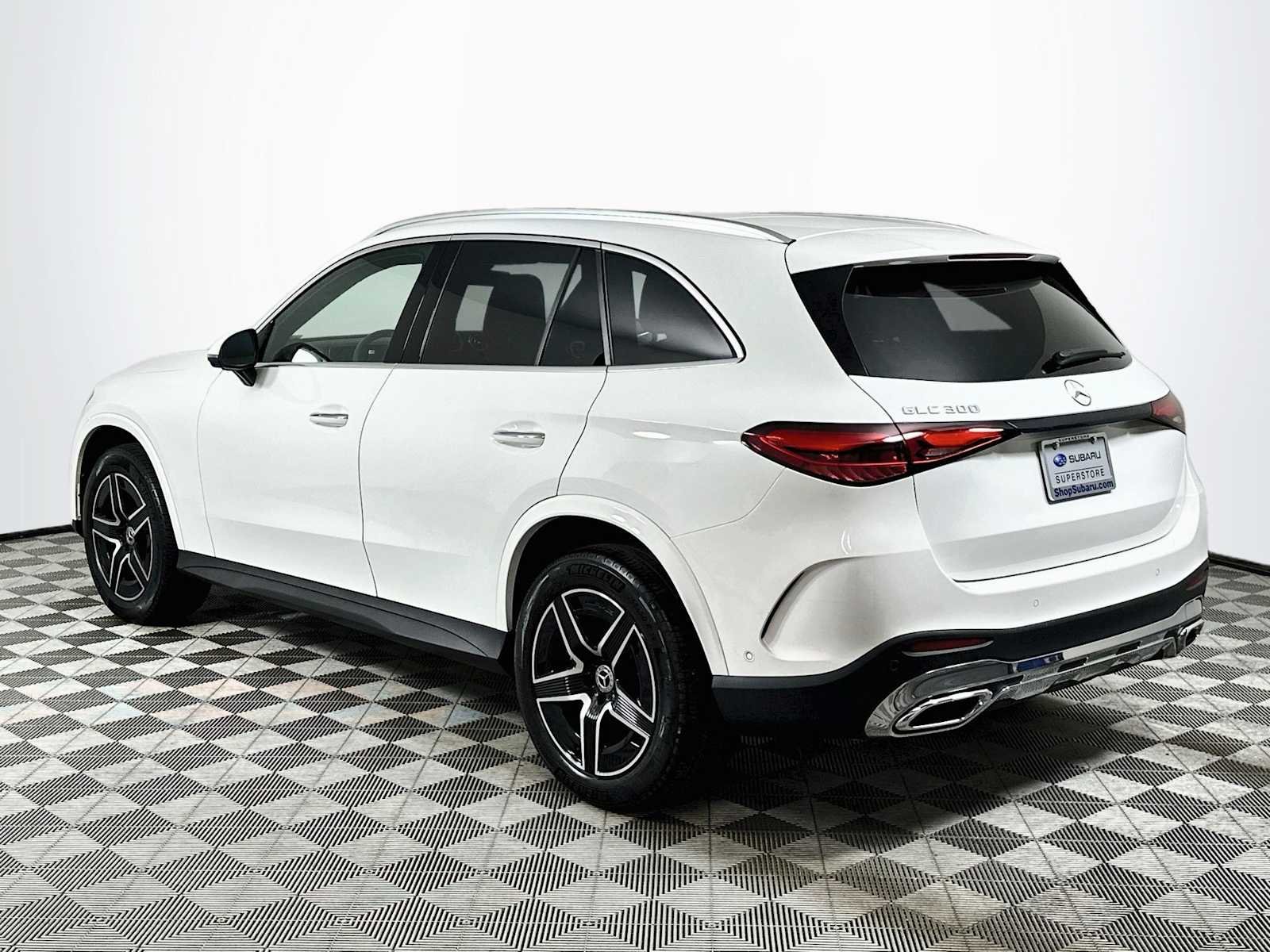 Used 2025 Polar White Mercedes-Benz GLC 300 image 5
