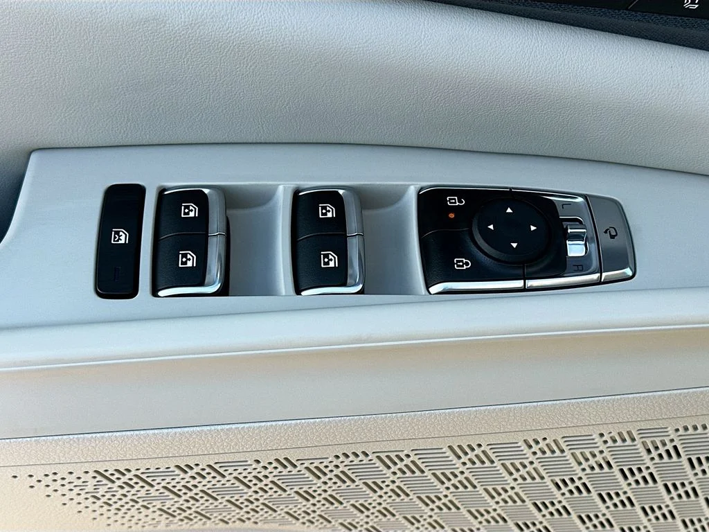 New 2026 Snow White Pearl Kia EX image 18