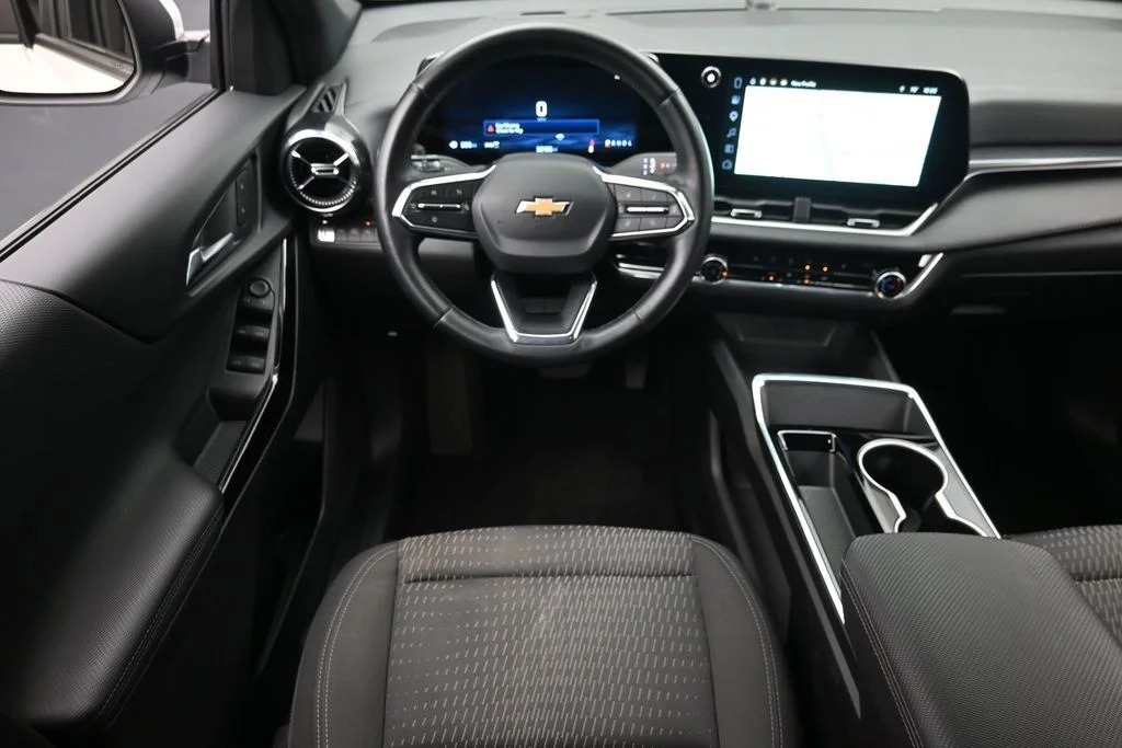 Used 2025 White Chevrolet LT image 15