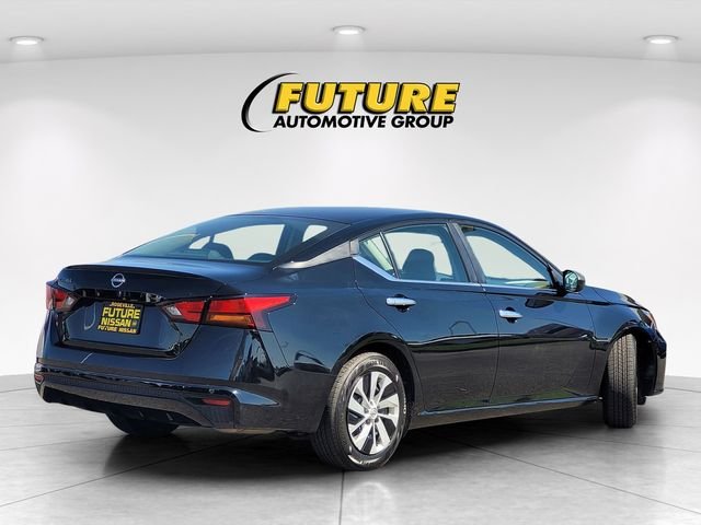Used 2024 Black Nissan 2.5 S image 4