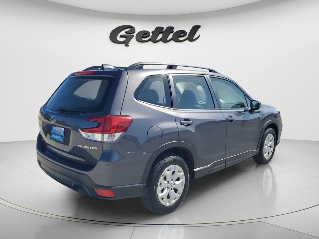 Used 2021 Gray Subaru 4DR SUV CVT image 5