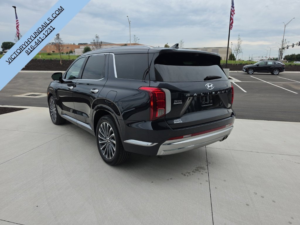 Used 2024 White Hyundai Calligraphy image 3