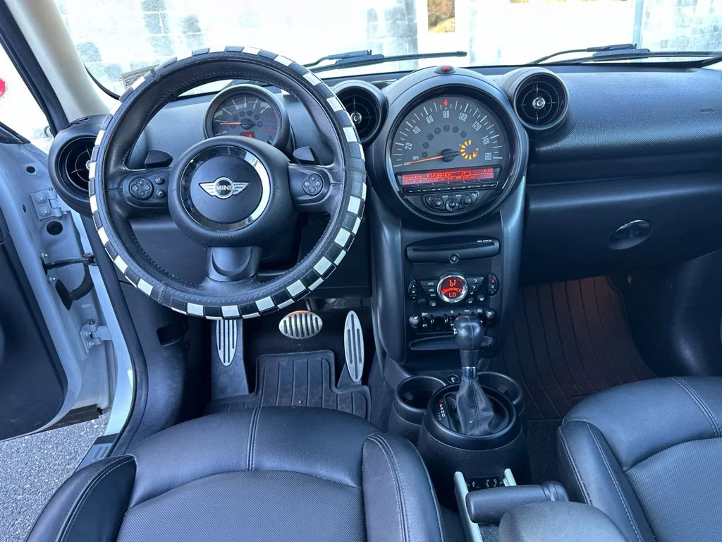 Used 2016 Light White MINI Base image 16