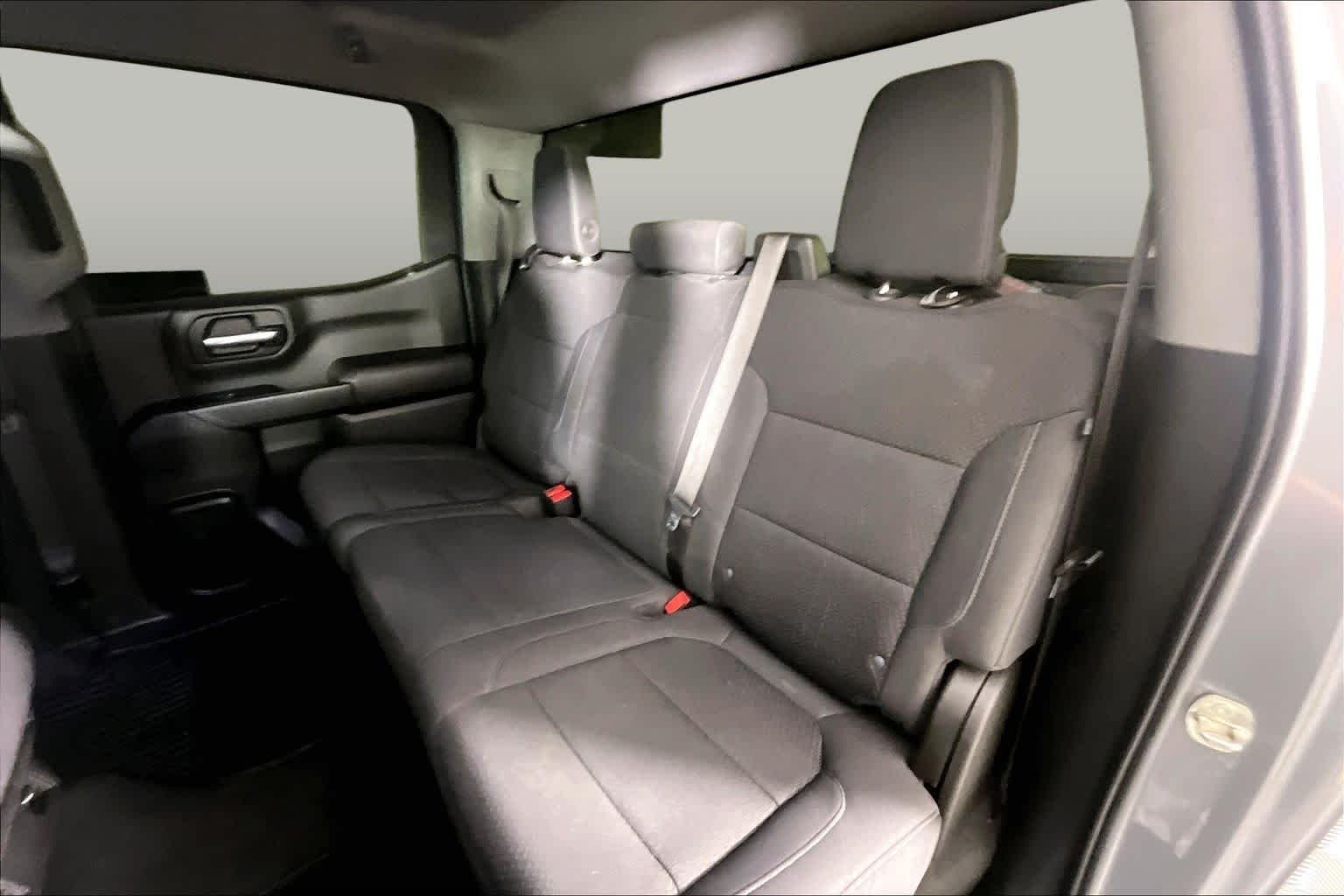 Used 2022 Satin Steel Metallic Chevrolet Custom image 17